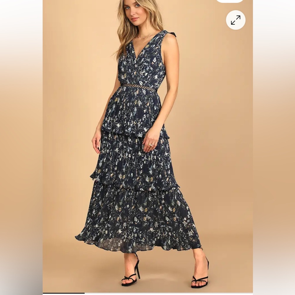 Lulu’s Such Sophistication Navy Blue Floral Print Pleated Maxi Dress